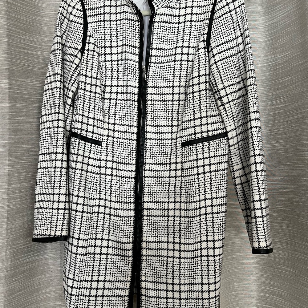 White House black market long blazer size small
